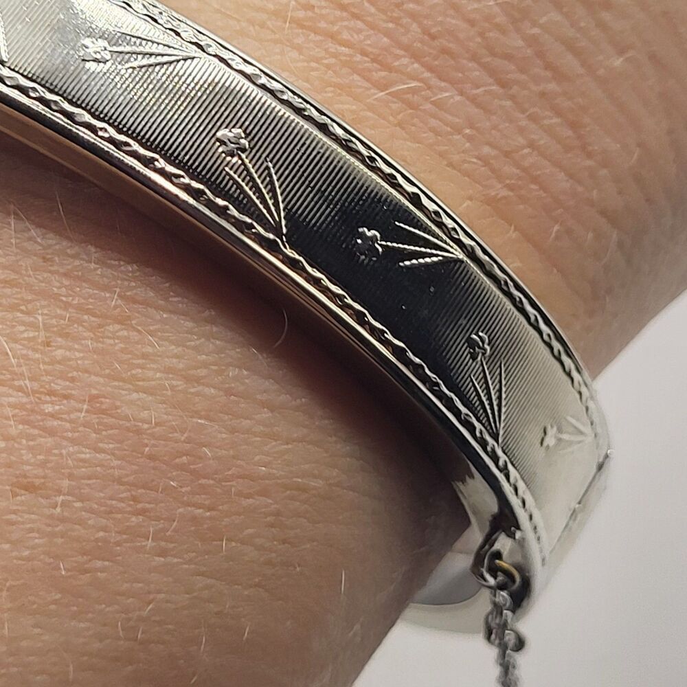 Vintage 90s Etched Hinged Silver Bracelet 7in